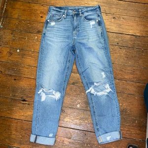 American Eagle Mom Jean size 2 regular.